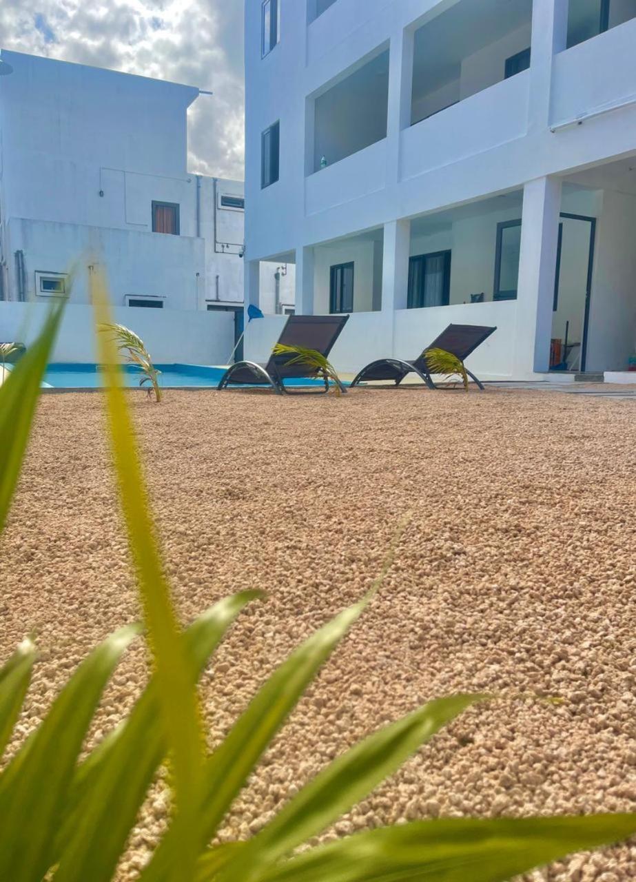 Skyview Apartment- Rooftop Penthouse With Sunset & Sea Views Flic-en-Flacq 外观 照片