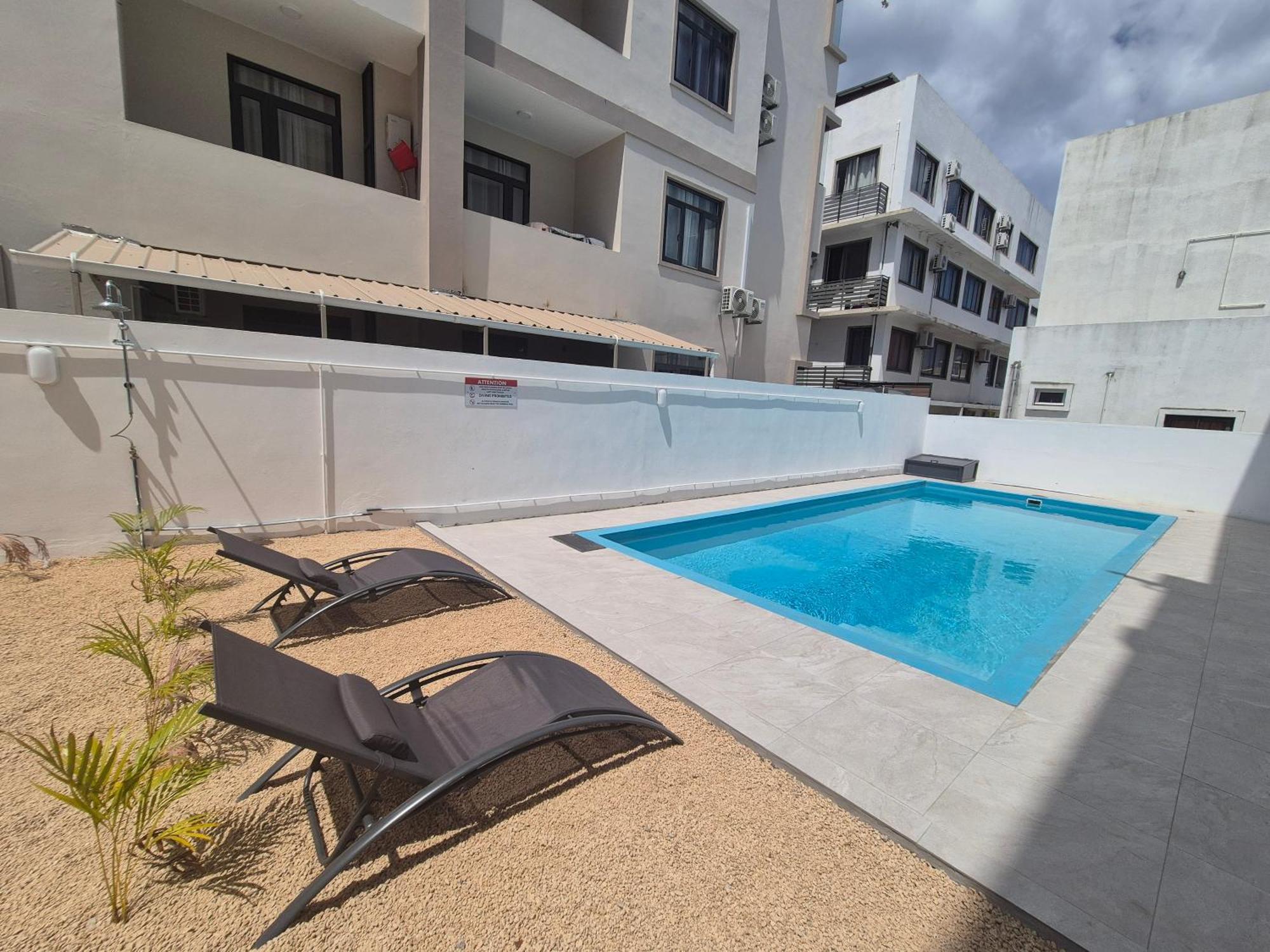 Skyview Apartment- Rooftop Penthouse With Sunset & Sea Views Flic-en-Flacq 外观 照片